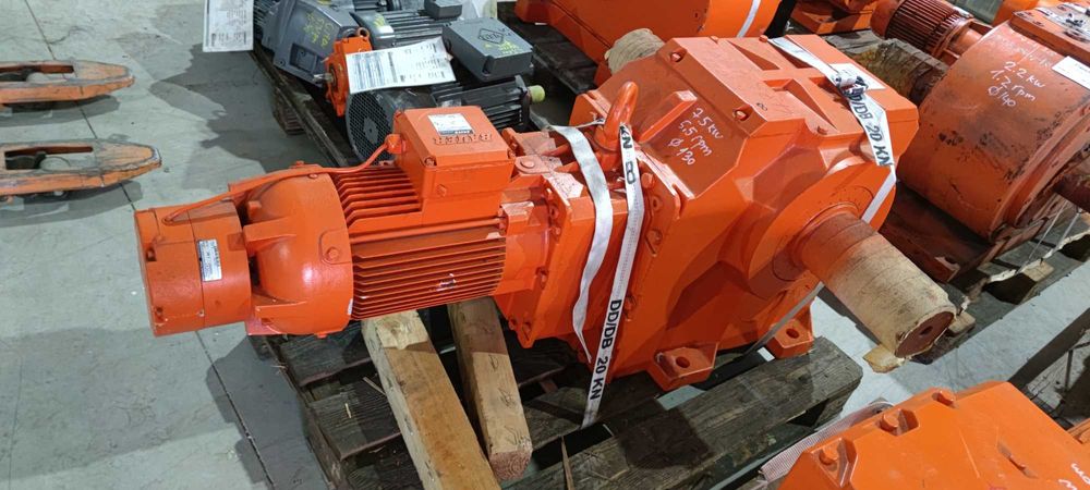 Motor electric cu reductor Bauer 7.5kW 5.5rpm cu frana