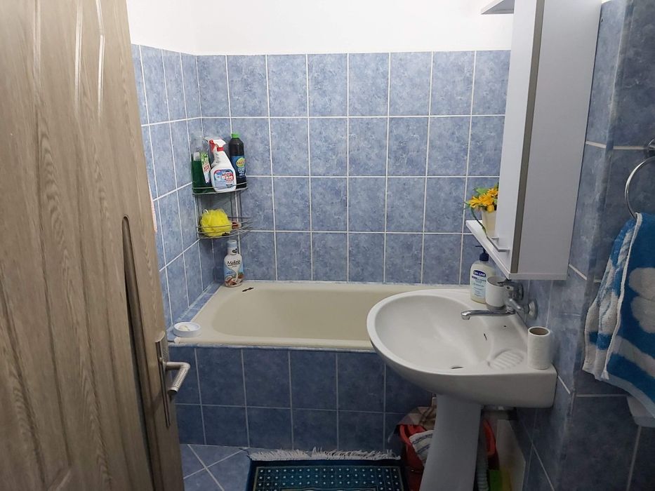 De închiriat apartament două camere Piața spitalului
