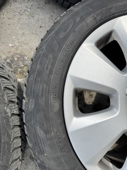 Jante audi a4 2013 5x112 cu anvelope de iarna in stare buna
