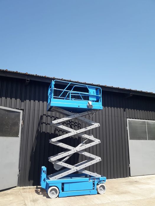 Nacela electrica de vanzare 12m, an 2010, second hand, 5600 euro, 4 bucati disponibile, platforma de lucru la inaltime