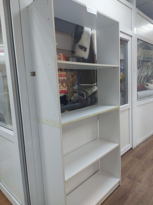 Срочно продам шкафы.