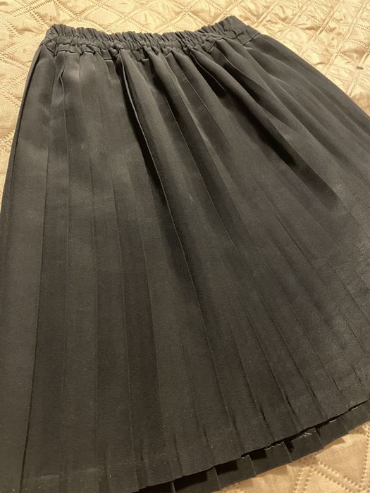 Fusta neagra plisata