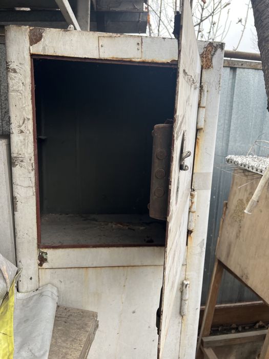 Сейф металический