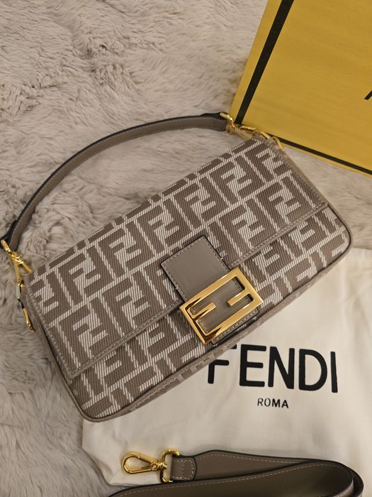 Налична чанта Fendi Baguette
