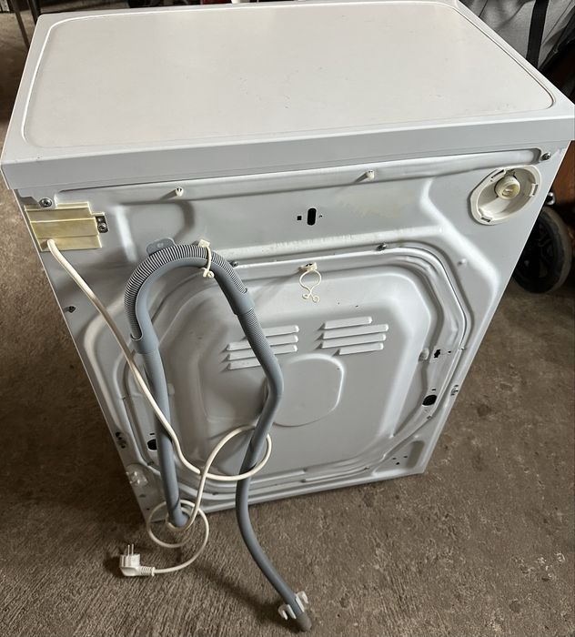 Mașină de spălat rufe INDESIT IWSC 51051 capacitate 5 kg clasa energetică A+ 1000 rpm