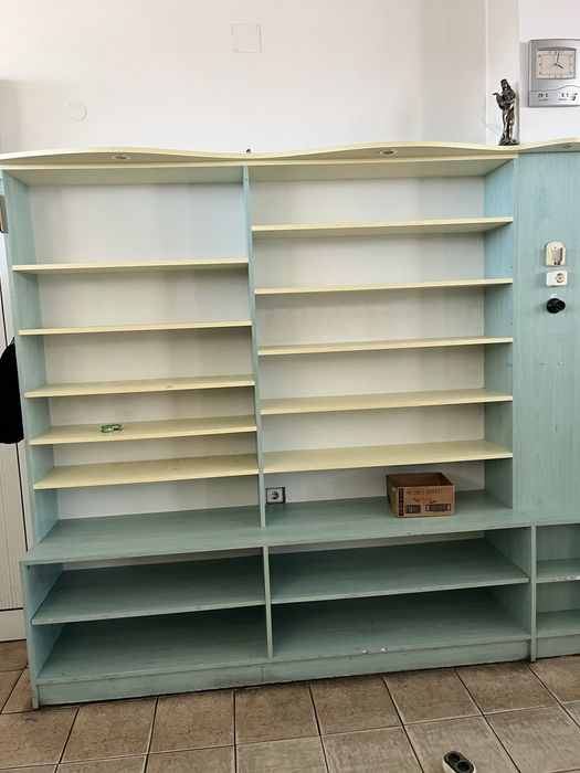 Равтове и стелажи