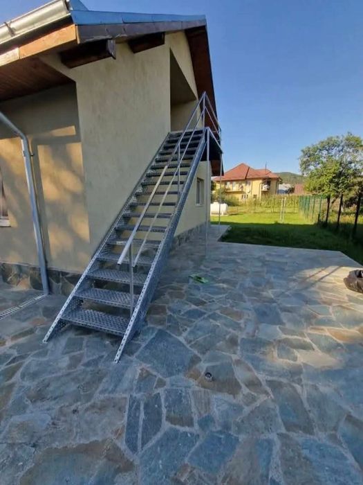 Scări metalice pentru interior și exterior