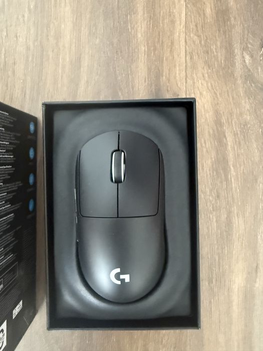 Мишка и слушалки Logitech G Pro X Superlight 2 * Logitech G Pro X 2 Lightspeed