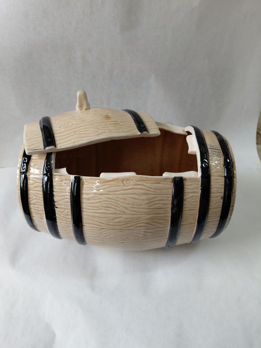 Гювеч във формата на буре