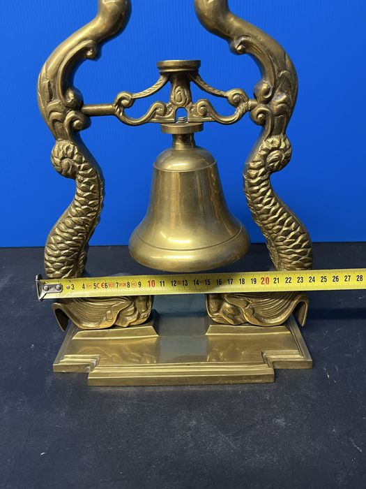 Стара,бронзова,морска камбана с два делфина