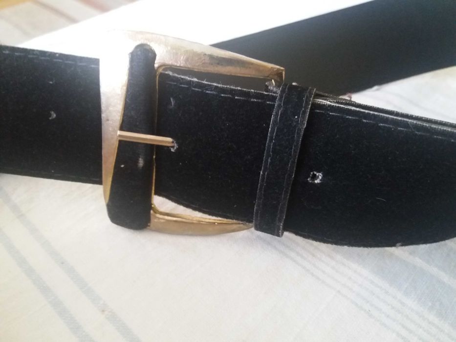 Дамски черен колан от велур