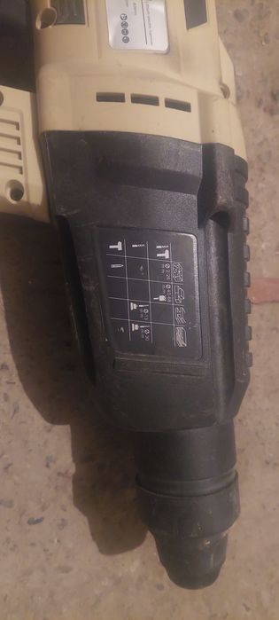 Продаётся дрель состояние хорошо