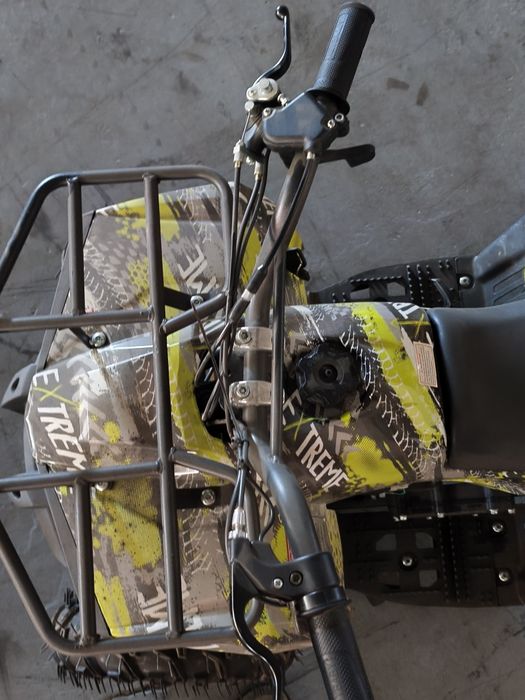 ATV quad 49cc puțin prăfuit la mâna a doua puțin utilizat merge perfect