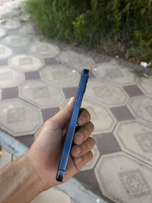 Iphone 12 в отличном состоянии