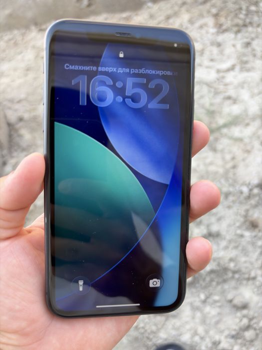 Iphone 11                           .
