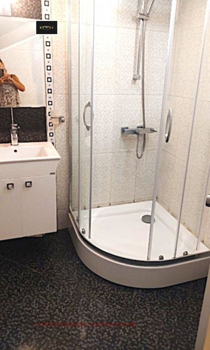 Продава се Двустаен апартамент в Варна, Колхозен пазар - 65 кв.м за 2077 €/кв.м - Снимка #3