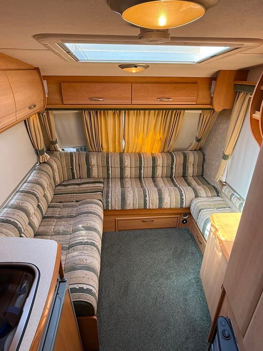 2004 swift charisma’