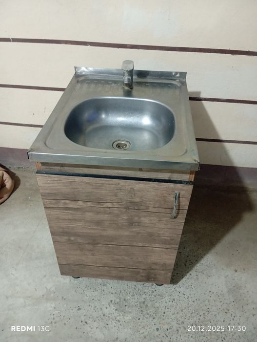 Мойка.  сотилади