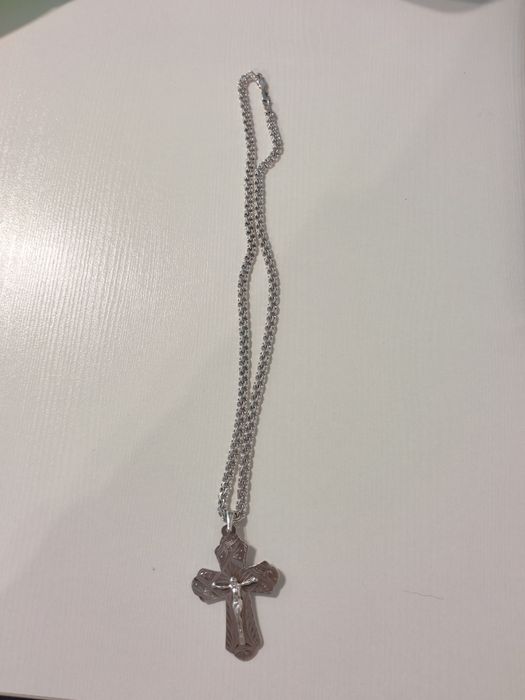 Серебряная цепочка с крестиком