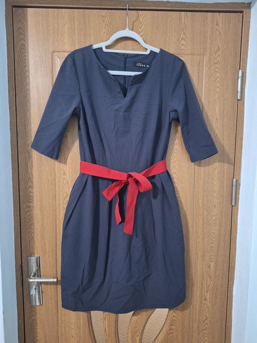 Rochie marimea M cu cordon rosu