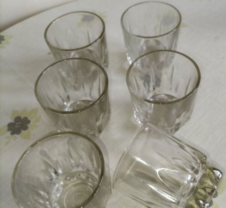 Чаши за алкохол, чай, кафе, безалкохолни напитки.