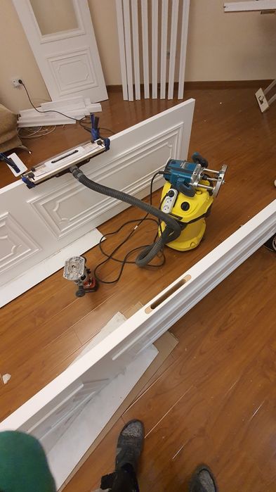 Установка межкомнатных дверей