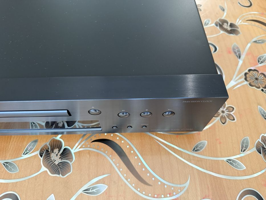 Onkyo C-7030 CD Player