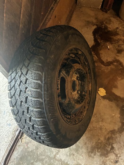 Продавам гуми Nokian 13 цола