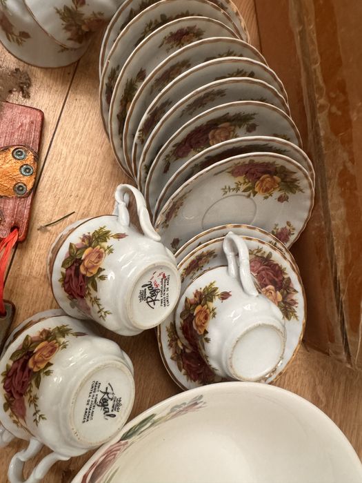 Set cani si farfurii cafea obiecte ornamentale