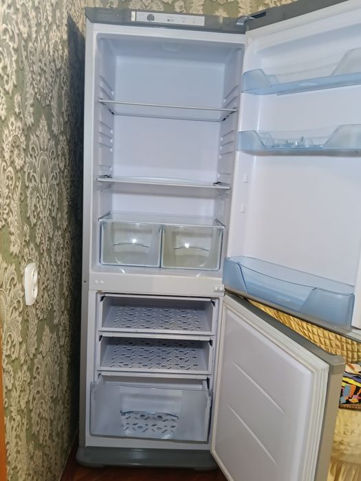 Продам рабочий холодильник