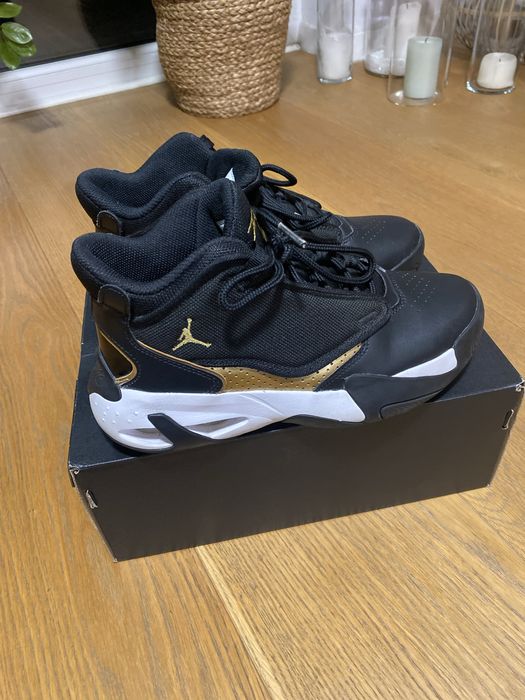 Jordan Max Aura 4 GS Black Metallic