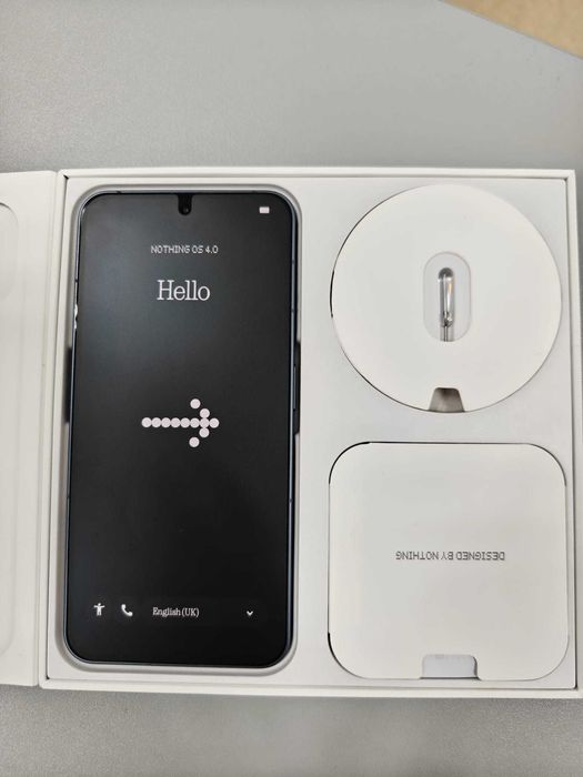 Nothing Phone (2) 12GB/256GB Dark Gray, impecabil, 8 huse, folie față/spate, full box