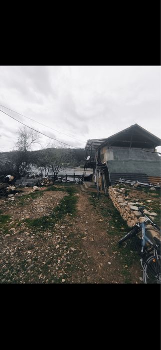 Vand casa zona turistica Eselnita