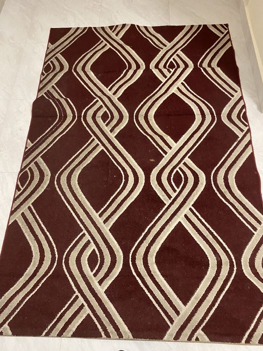 Ковер в хорошем состояние