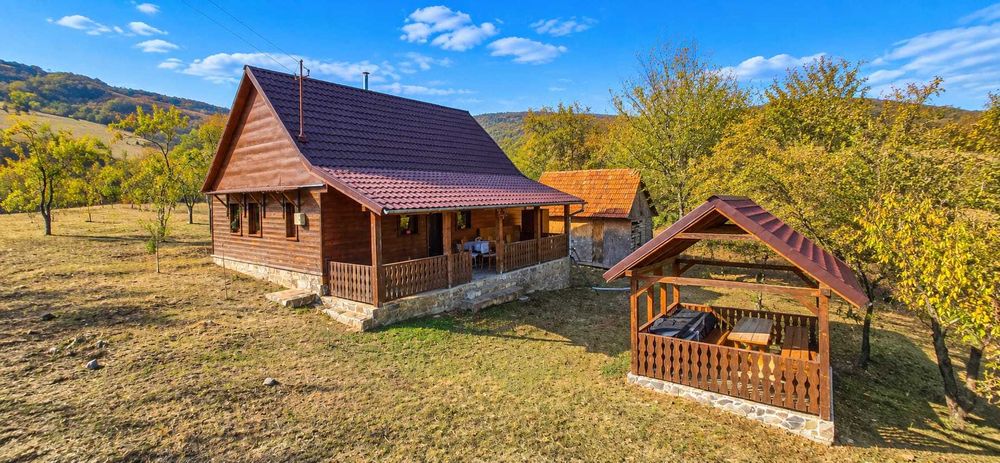 casa de vacanta cu teren 23.000 mp