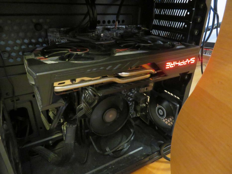 placa video AMD Radeon RX 5600 XT