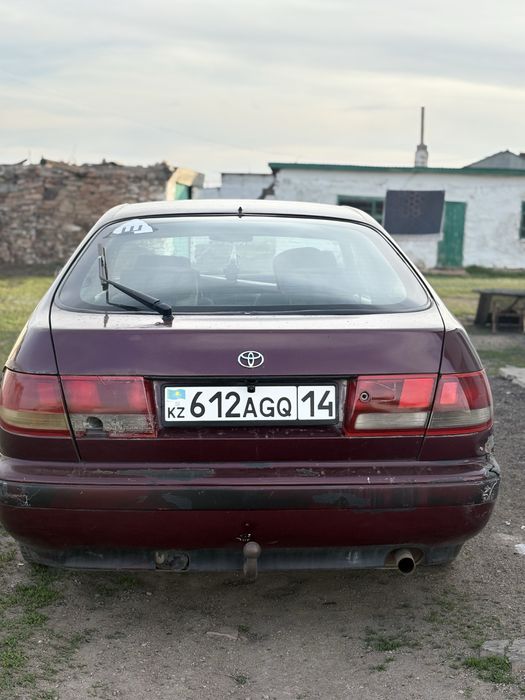 Tayota carina e,1996 год