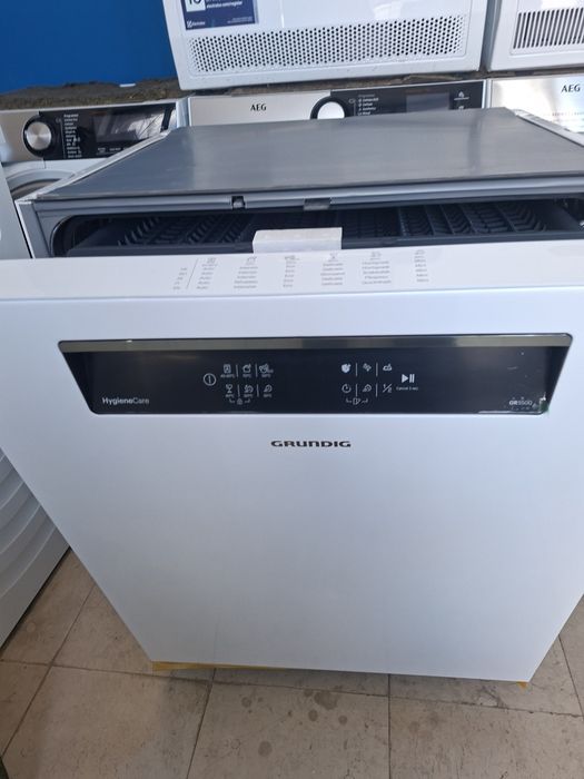 Съдомиялна за частично вграждане Grundig HygieneCare