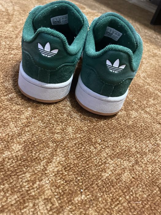 Маратонки марка Nike i Adidas без забележка