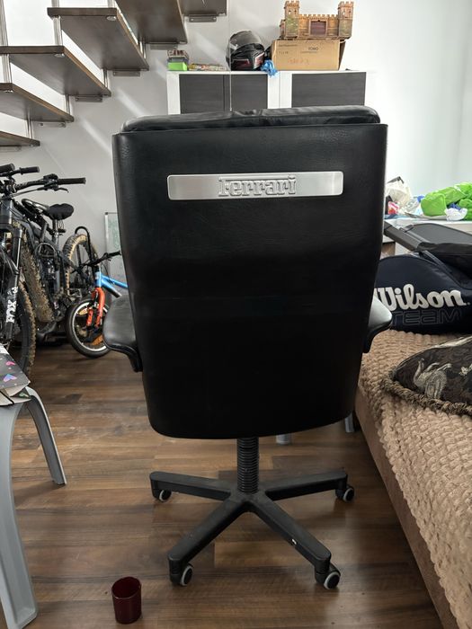 Scaun birou din piele Ferrari