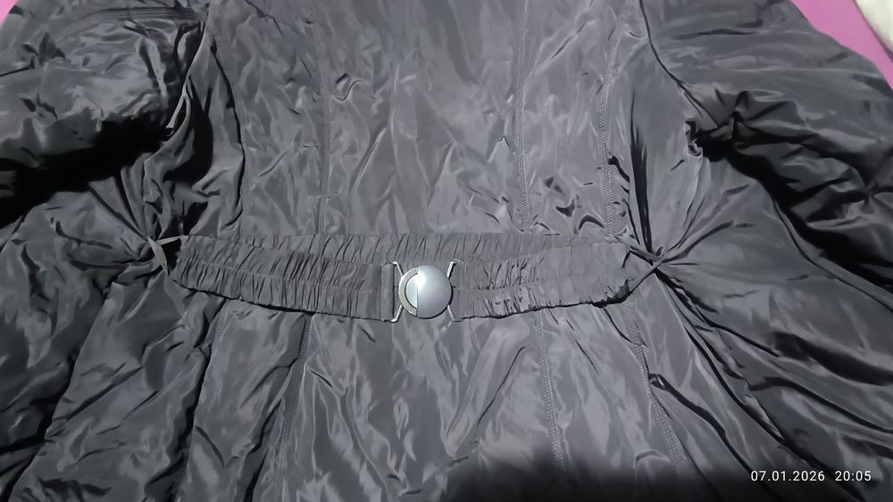 Куртка женская 70 размер. Очень хорошее состояние.