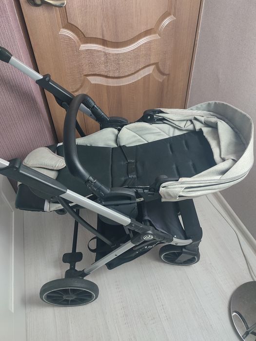 Коляска детская (прогулочная)