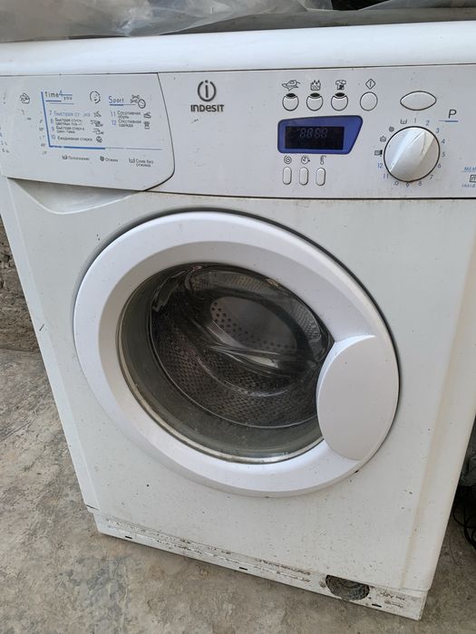 Стиралная машина Indesit