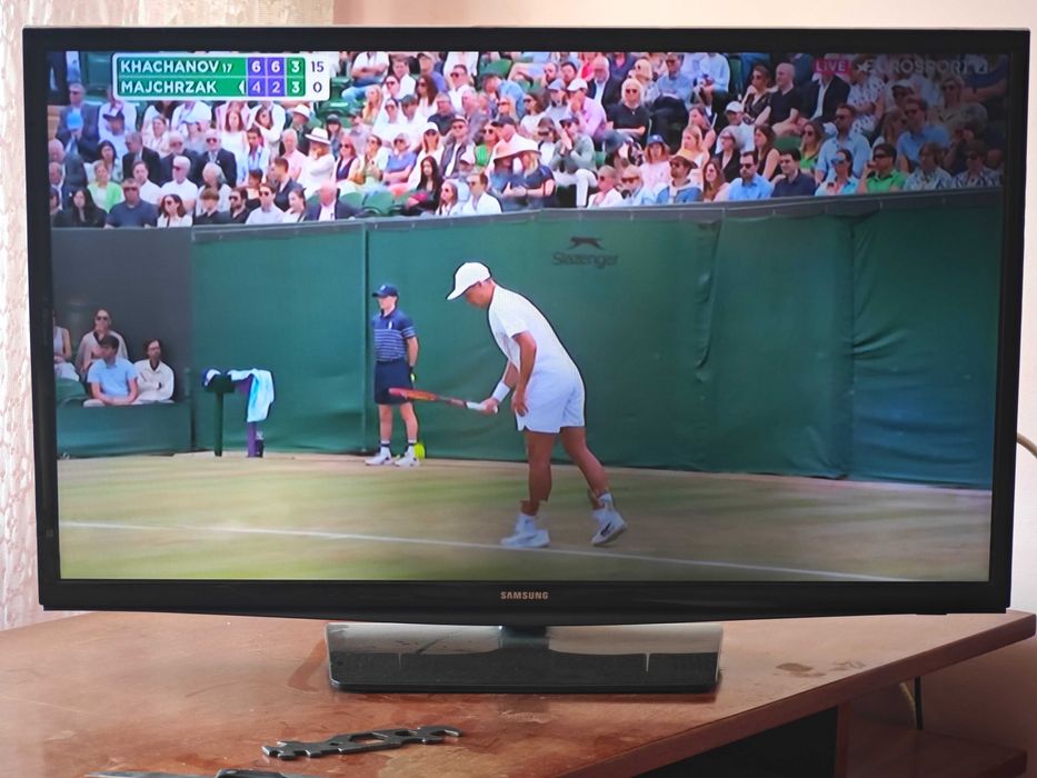 Televizor, combina frigorifica