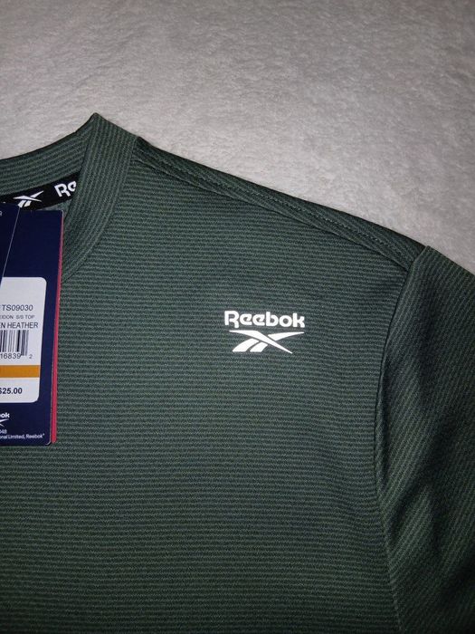 Из Америки, мужская спортивная футболка от бренда Reebok