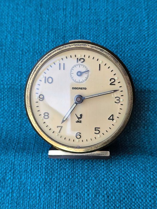 ceas vechi mecanic masa birou antichitati vintage arta colectie antik