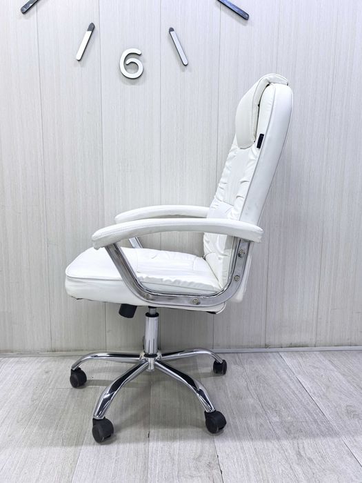 Эргономичное кресло из искусственной кожи PU