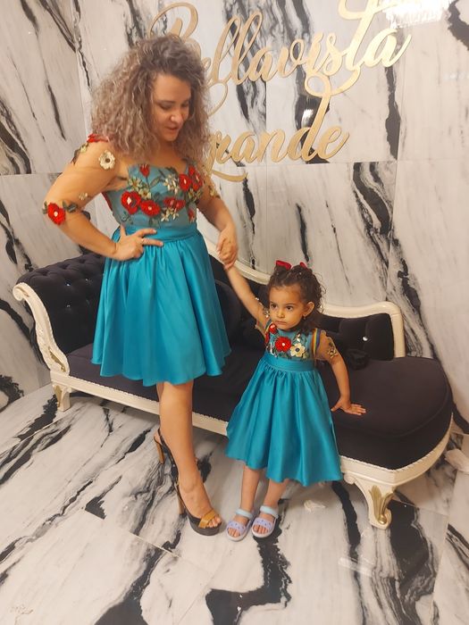 Vând rochii mama fica ocazie superbe în realitate s m și 2/4 ani