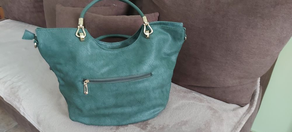 Дамски чанти различни цветове