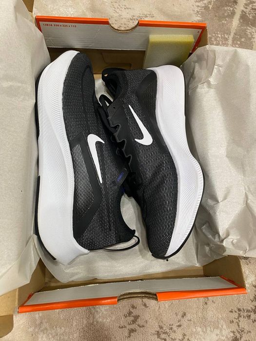 Кроссовки мужские и оригиналные от Nike Zoom Fly 4
Состояние: Абсолютн
